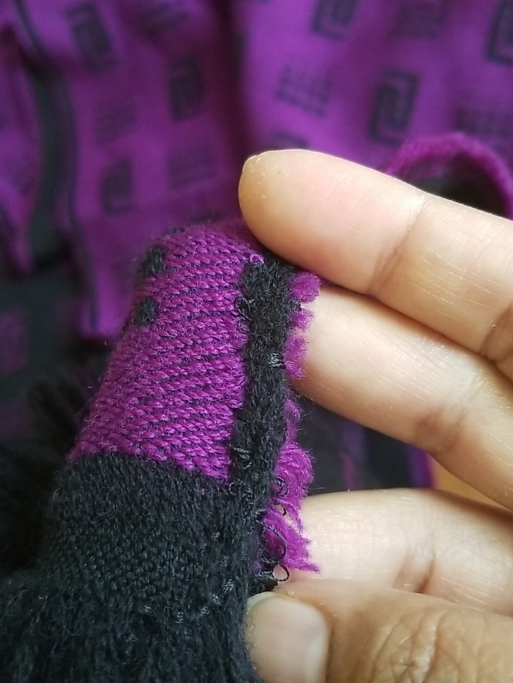 Versace Scarf Purple Black - Picture 8 of 8